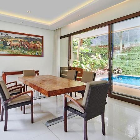 Oyama City View Villa 4 Bedrooms With A Private Swimming Pool Bandung Exterior photo