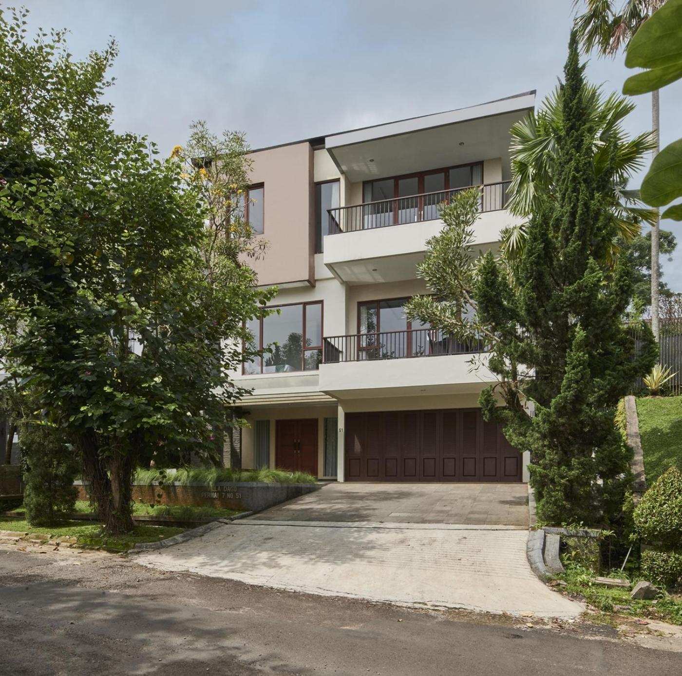 Oyama City View Villa 4 Bedrooms With A Private Swimming Pool Bandung Exterior photo