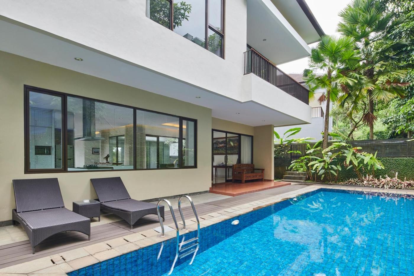 Oyama City View Villa 4 Bedrooms With A Private Swimming Pool Bandung Exterior photo