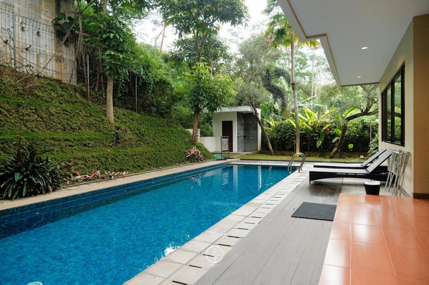 Oyama City View Villa 4 Bedrooms With A Private Swimming Pool Bandung Exterior photo
