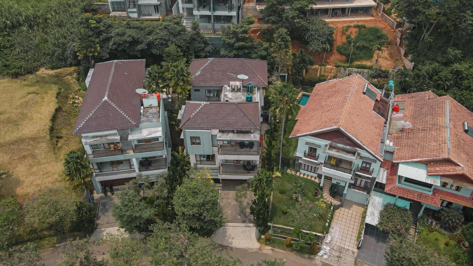 Oyama City View Villa 4 Bedrooms With A Private Swimming Pool Bandung Exterior photo